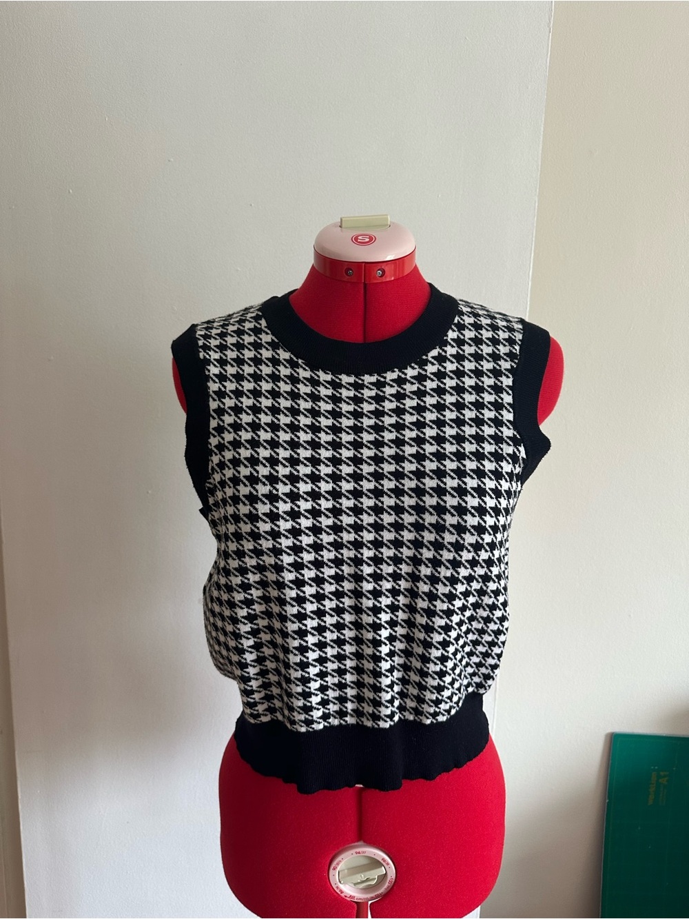Buffalo David Bitton Black & White Houndstooth Sleeveless Tank